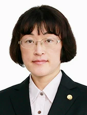 
                            西村　千恵美